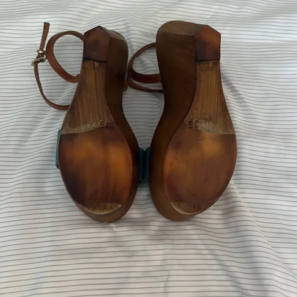 Size 5 wedges - Picture 5 of 5